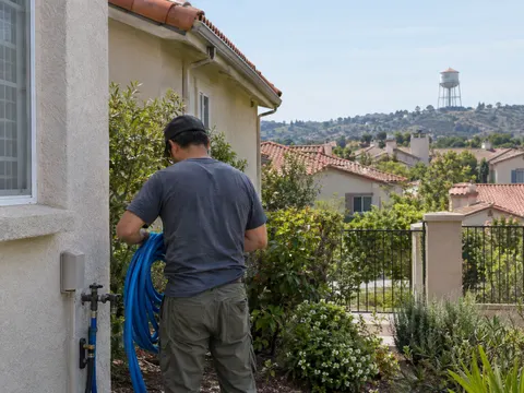 Carpet cleaning inside a Ladera Ranch, California home
